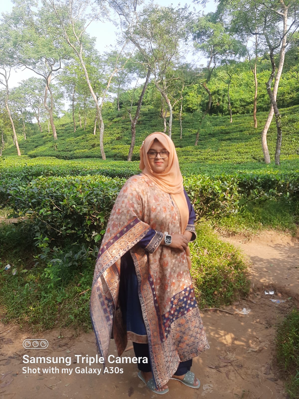 ডেকোরাস কিন্ডারগার্টেন স্কুল